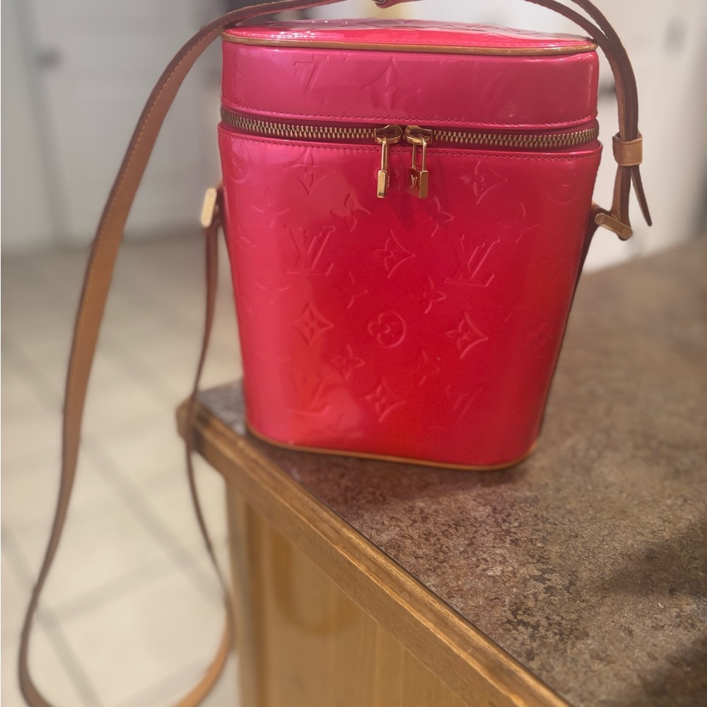 Louis Vuitton Sullivan Vernis Leather Pink Crossbody Bag